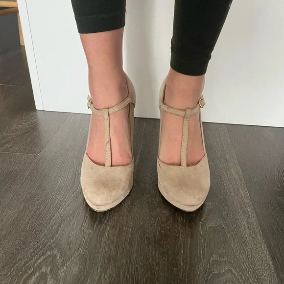 4” heels - Picture 2 of 7